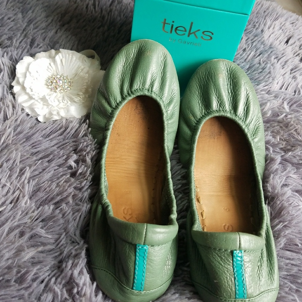 Pacific Green Tieks